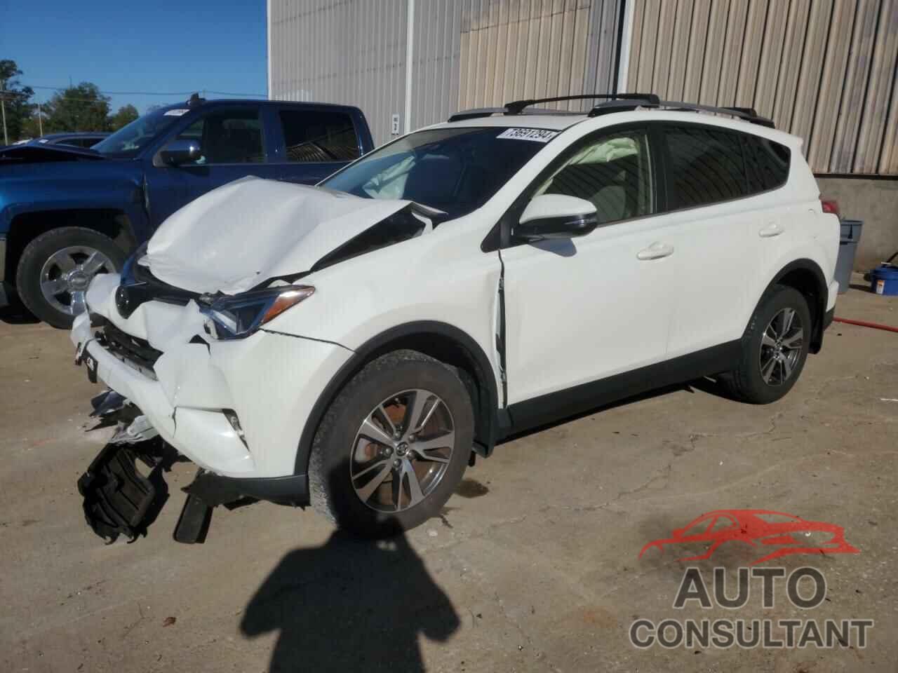 TOYOTA RAV4 2018 - JTMRFREV2JJ210867