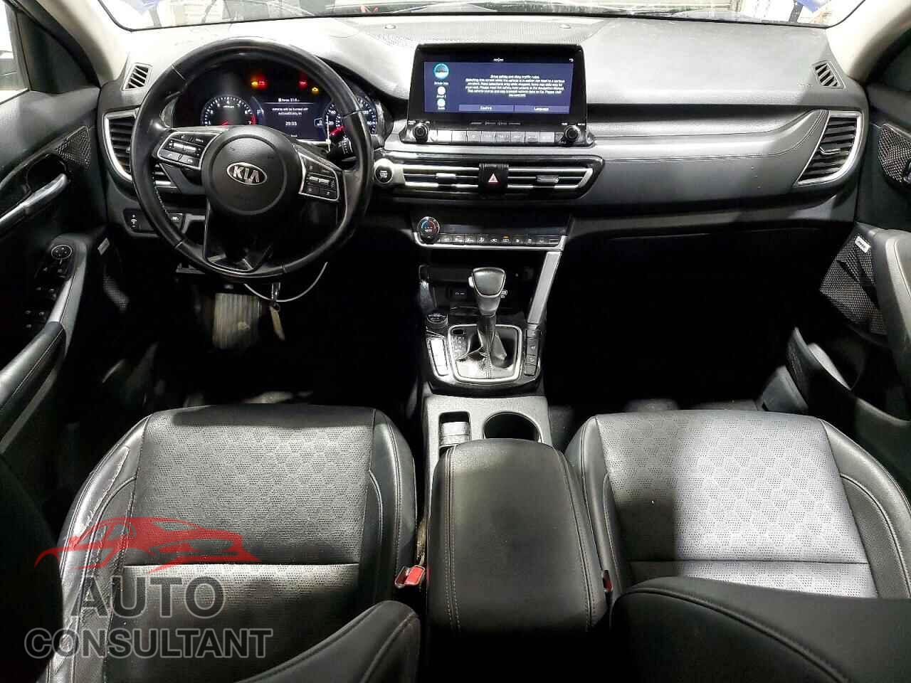 KIA SELTOS 2021 - KNDETCA2XM7208043