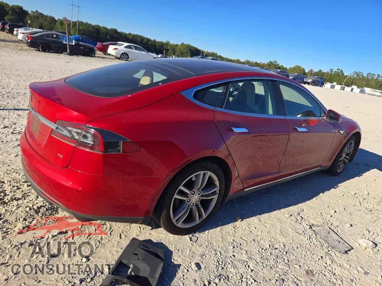 TESLA MODEL S 2015 - 5YJSA1E14FF104174