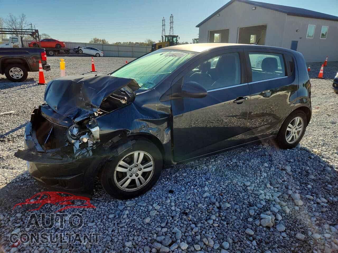 CHEVROLET SONIC 2014 - 1G1JC6SG4E4227435