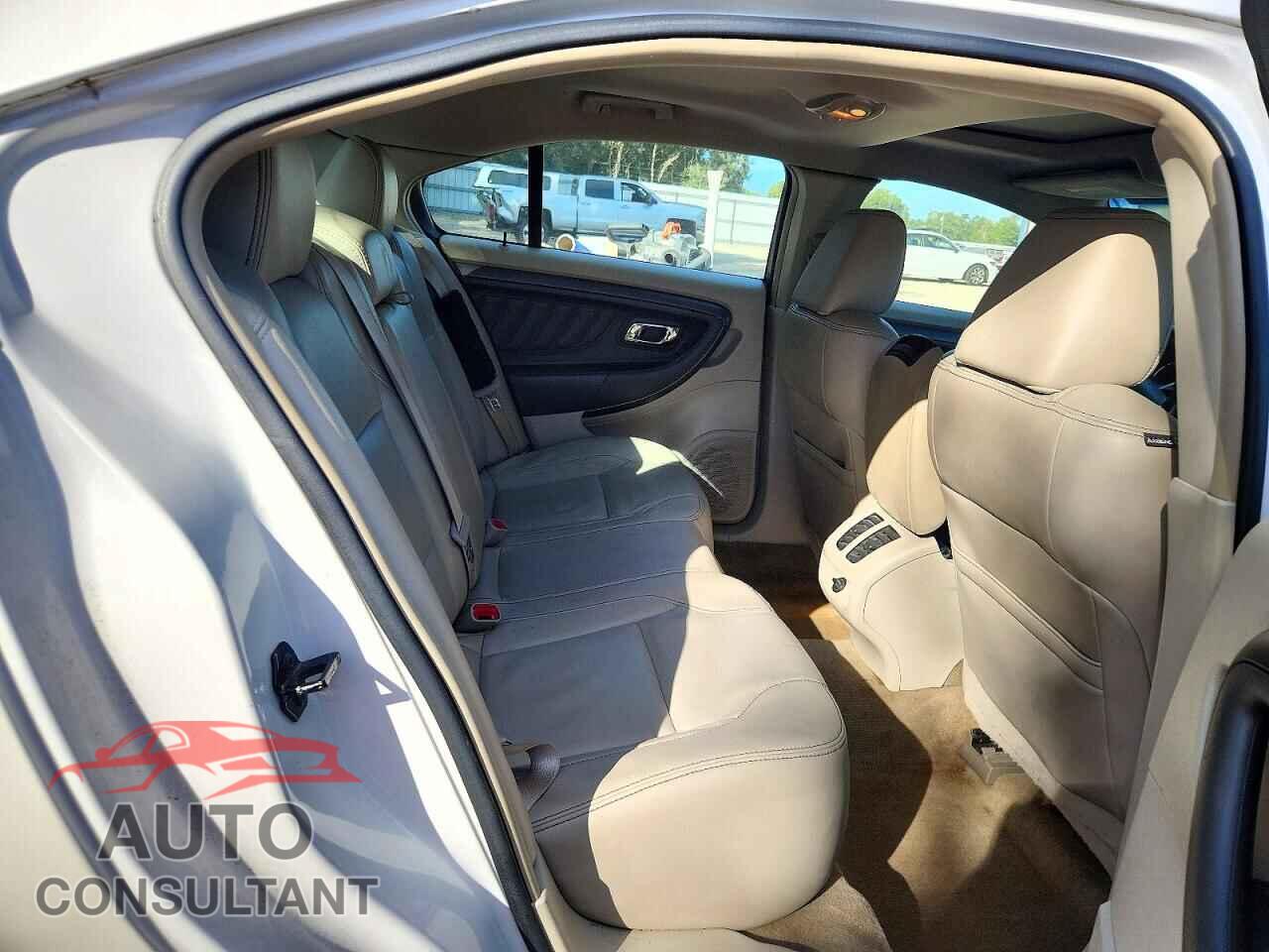 FORD TAURUS 2011 - 1FAHP2EW2BG162932