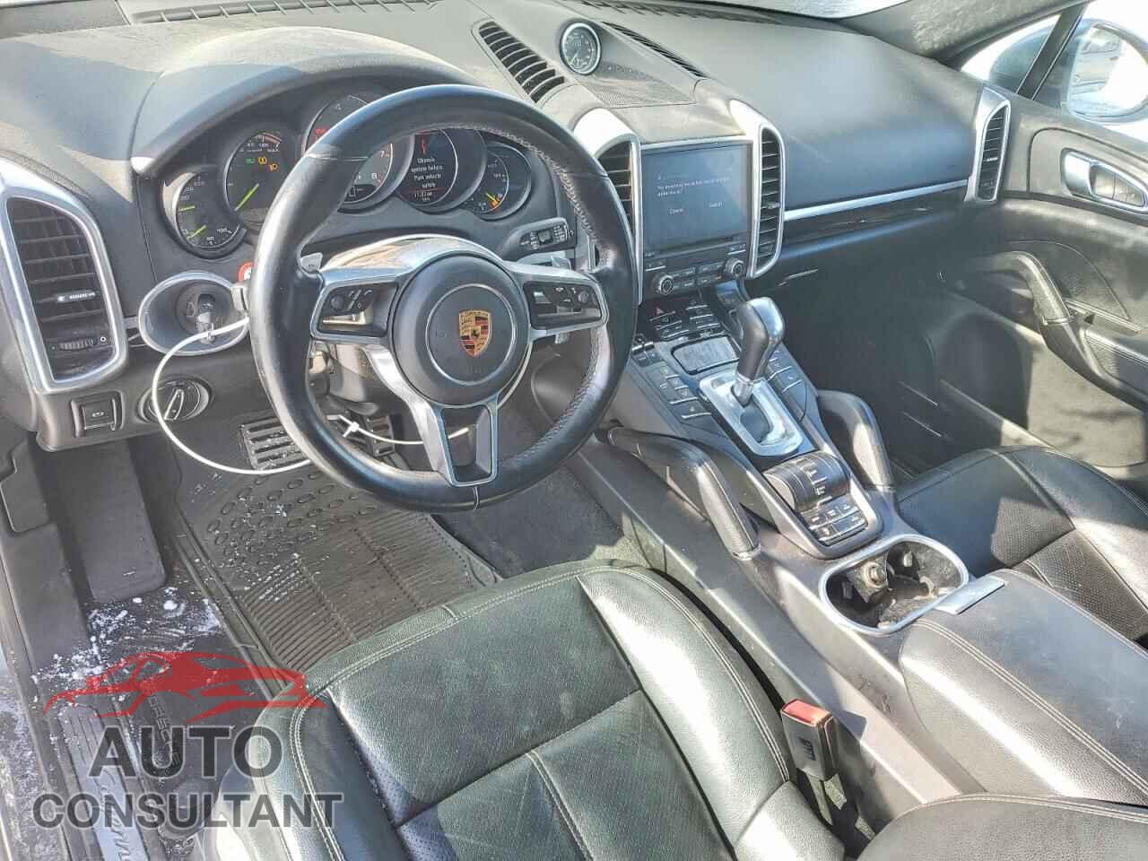 PORSCHE CAYENNE 2017 - WP1AE2A29HLA74933