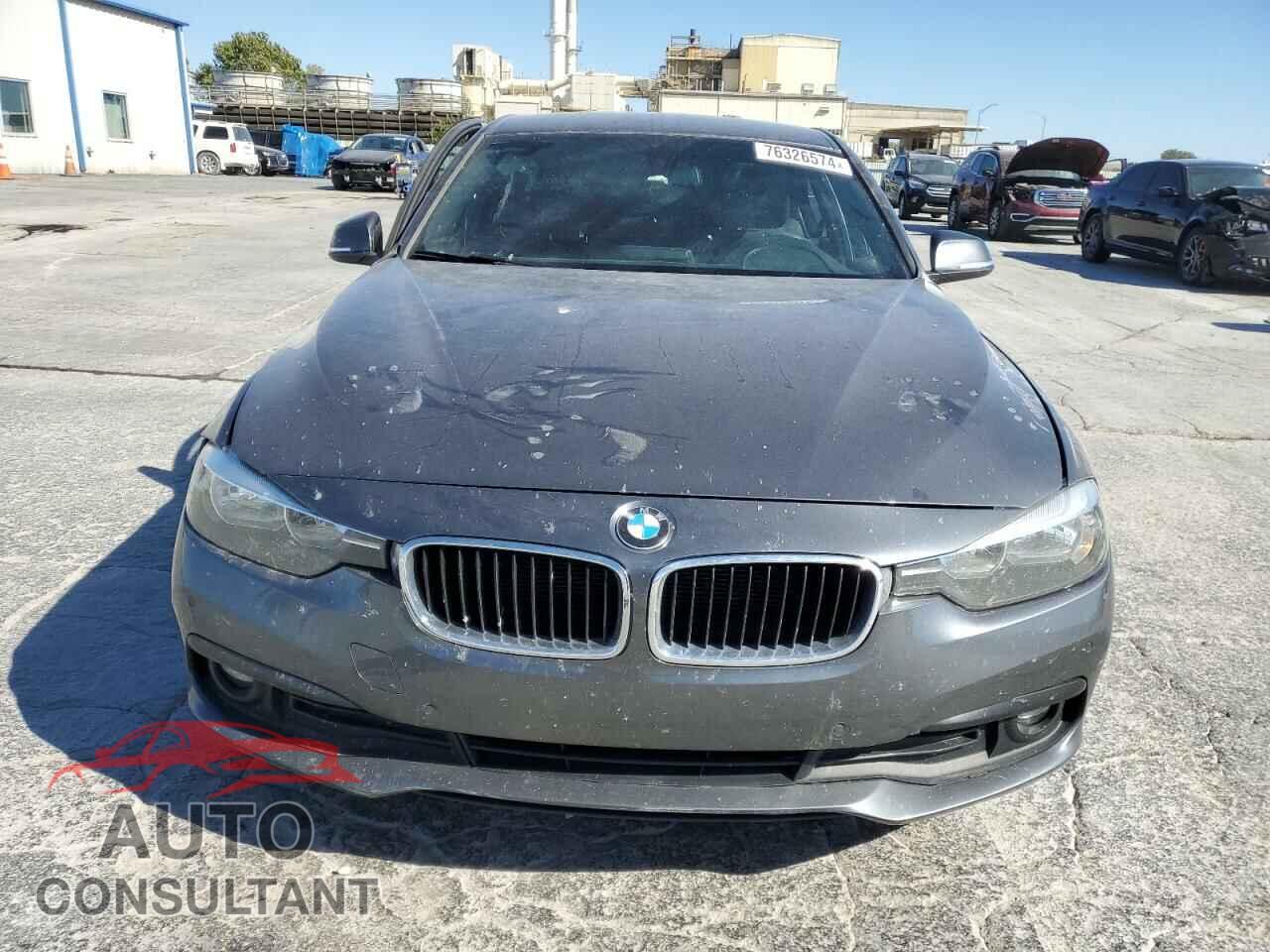 BMW 3 SERIES 2016 - WBA8E1G53GNU10619