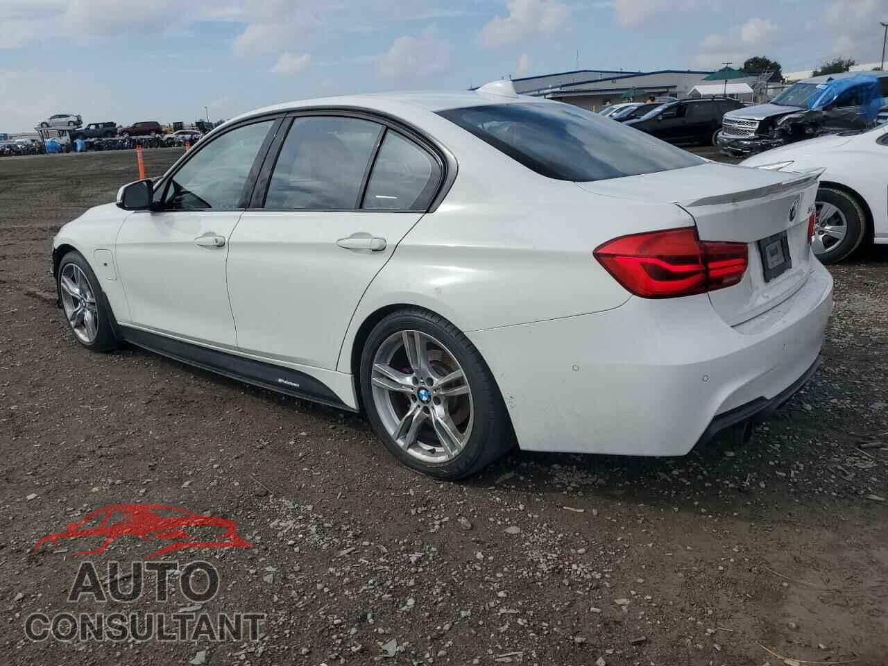 BMW 3 SERIES 2018 - WBA8E1C55JA171661