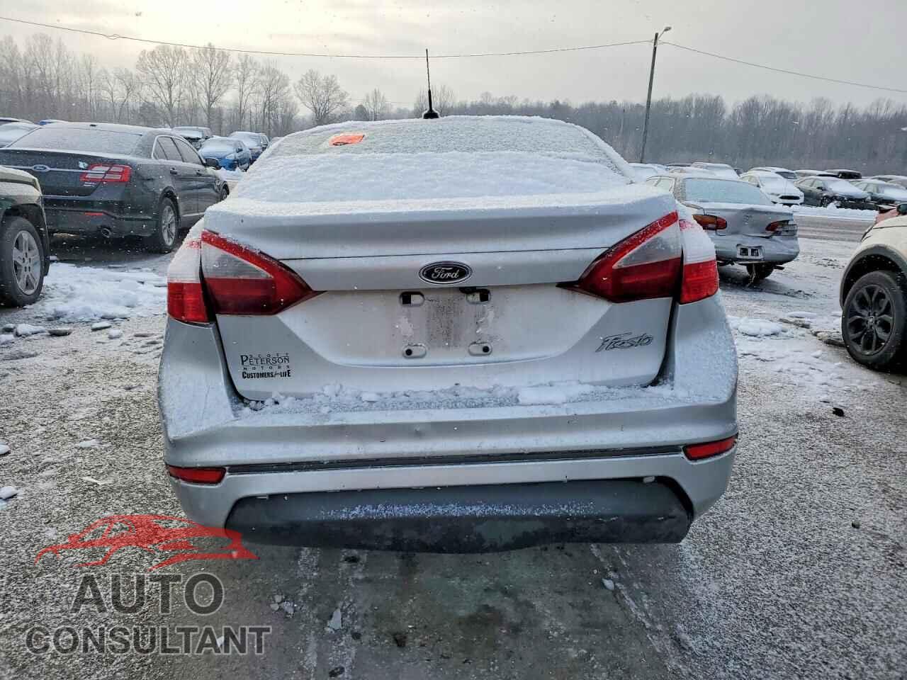 FORD FIESTA 2018 - 3FADP4AJ8JM123772
