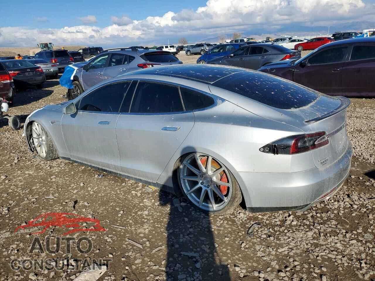 TESLA MODEL S 2013 - 5YJSA1CP6DFP25808