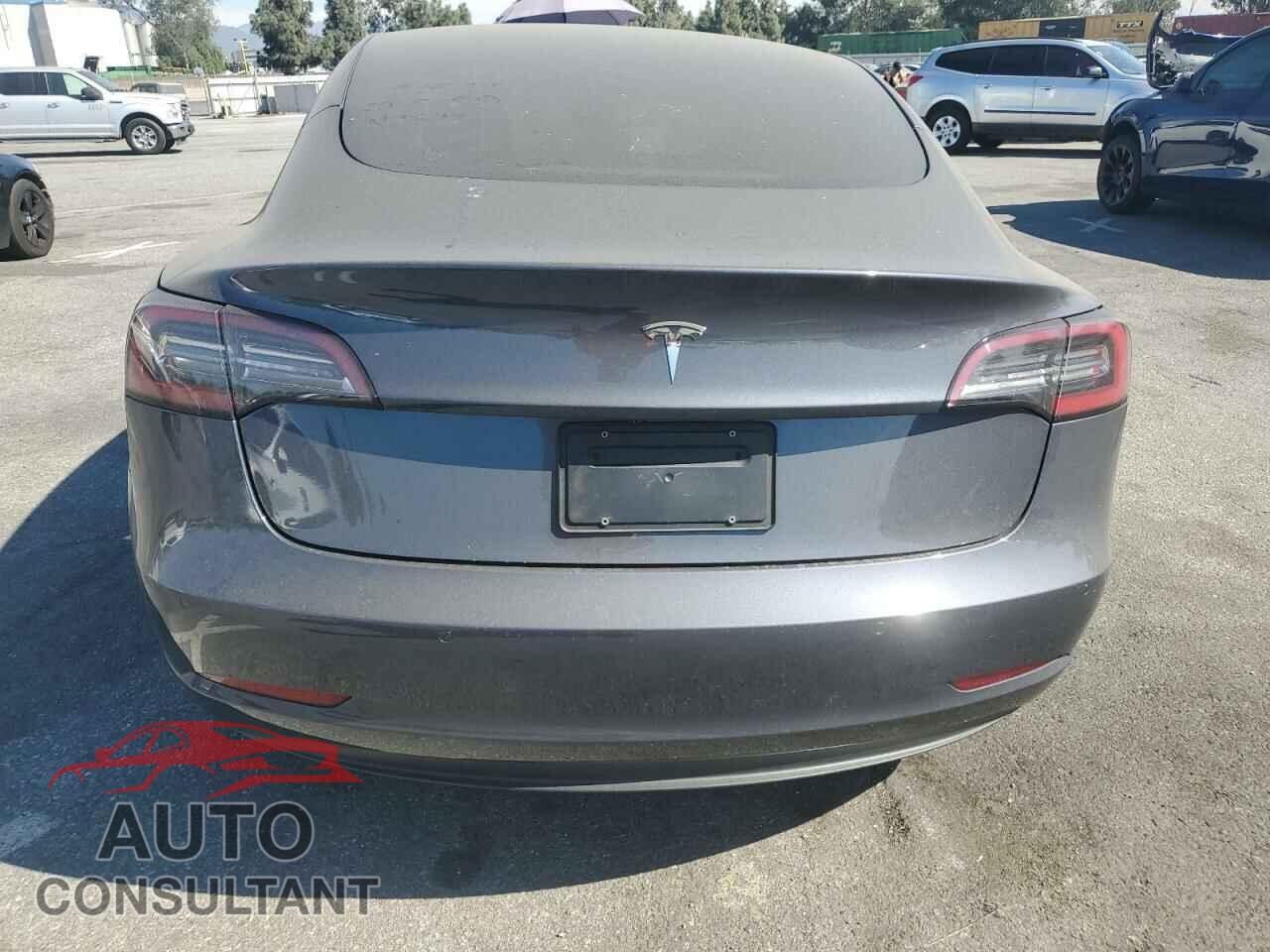 TESLA MODEL 3 2021 - 5YJ3E1EA5MF867570