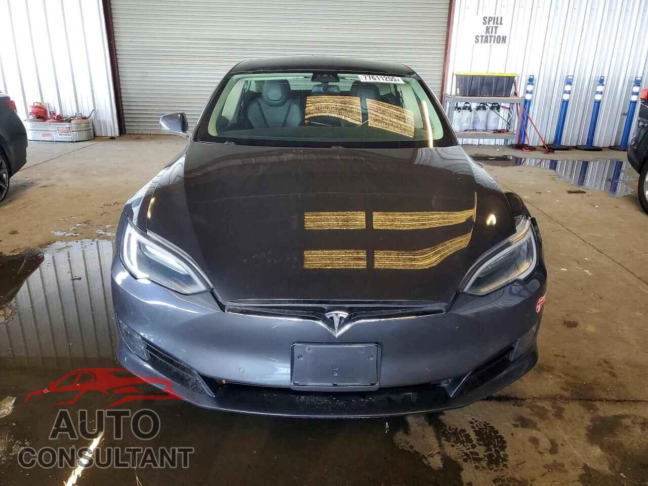TESLA MODEL S 2017 - 5YJSA1E11HF207300