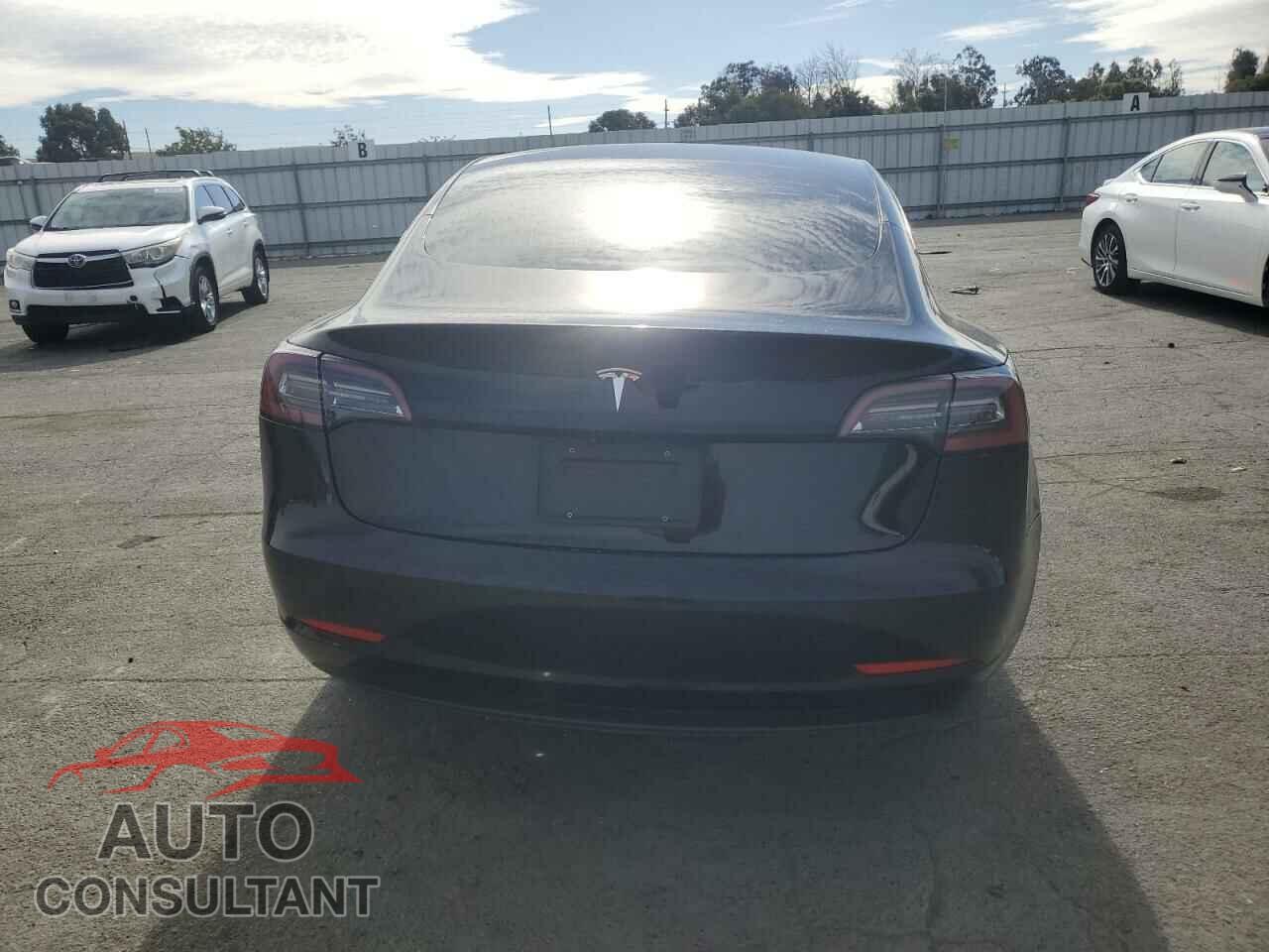 TESLA MODEL 3 2019 - 5YJ3E1EA5KF410013