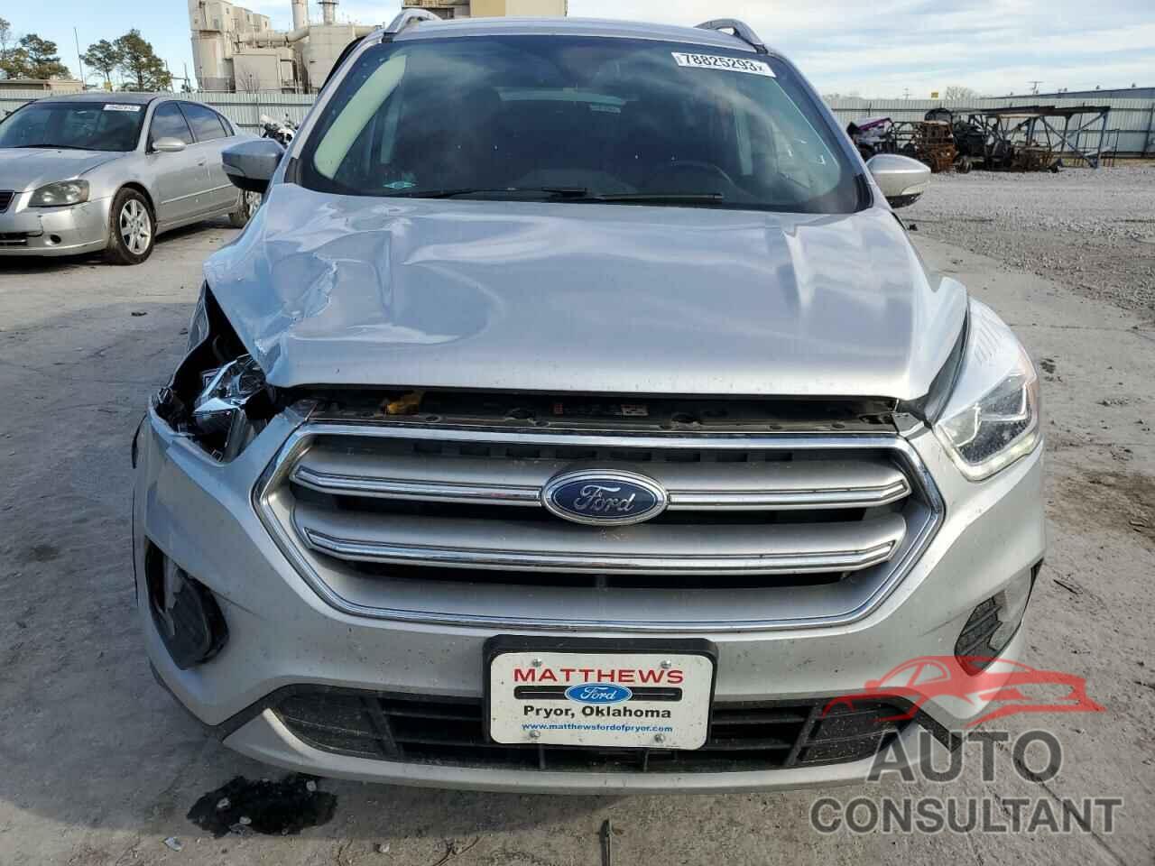 FORD ESCAPE 2017 - 1FMCU9J99HUE18253