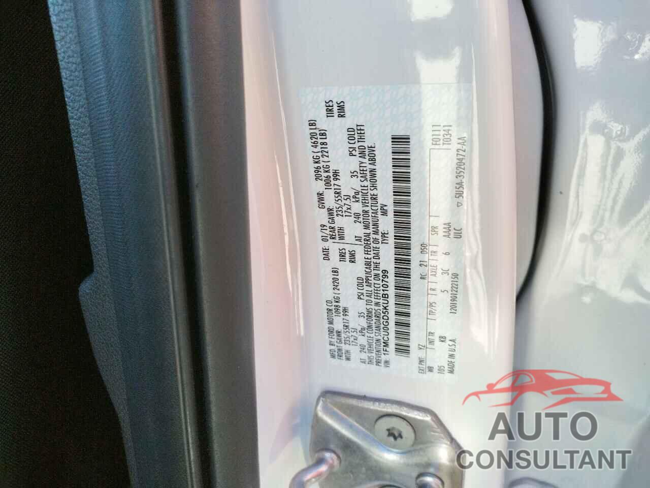FORD ESCAPE 2019 - 1FMCU0GD5KUB10799