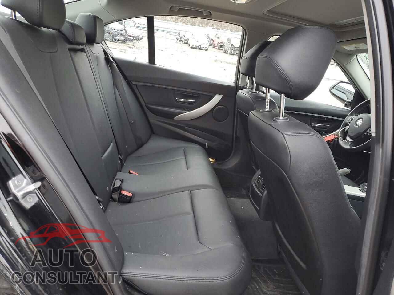 BMW 3 SERIES 2016 - WBA8E5G50GNU20113