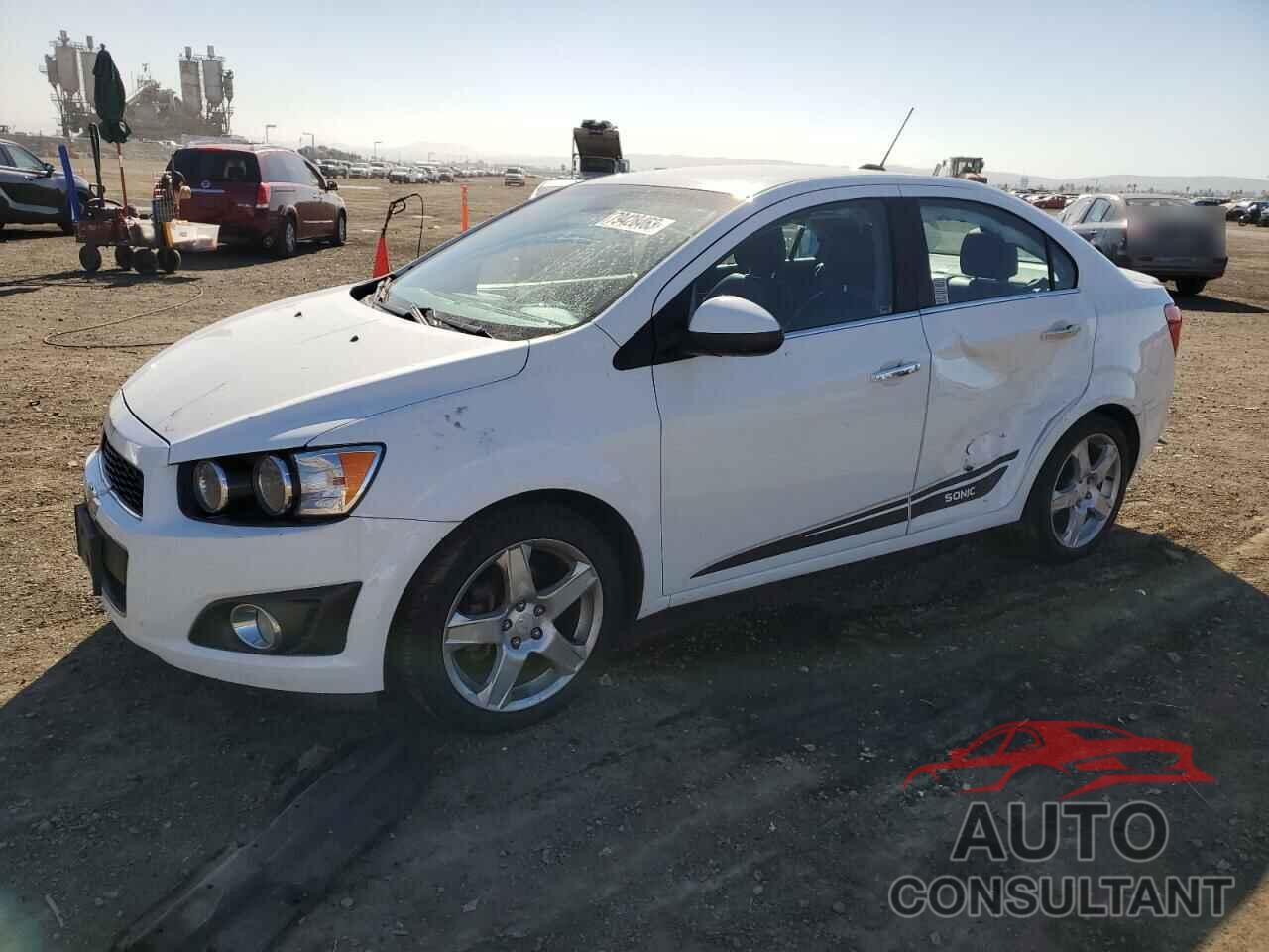 CHEVROLET SONIC 2015 - 1G1JE5SB8F4181859