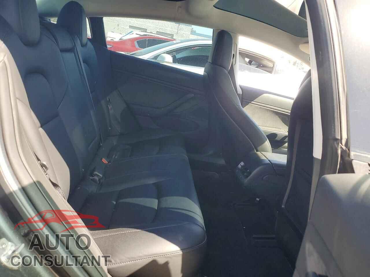 TESLA MODEL 3 2018 - 5YJ3E1EB7JF087039