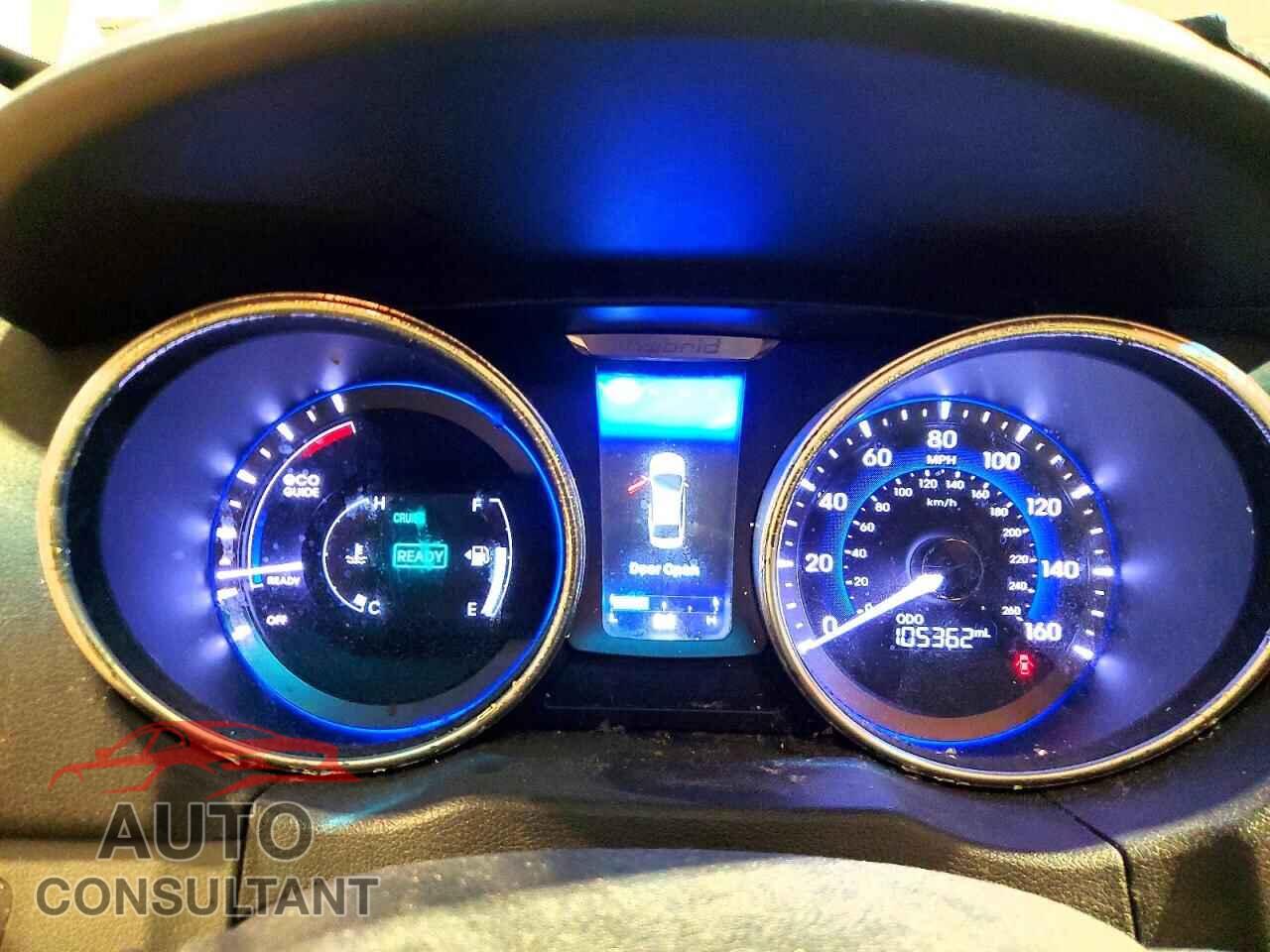 HYUNDAI SONATA 2011 - KMHEC4A43BA006230