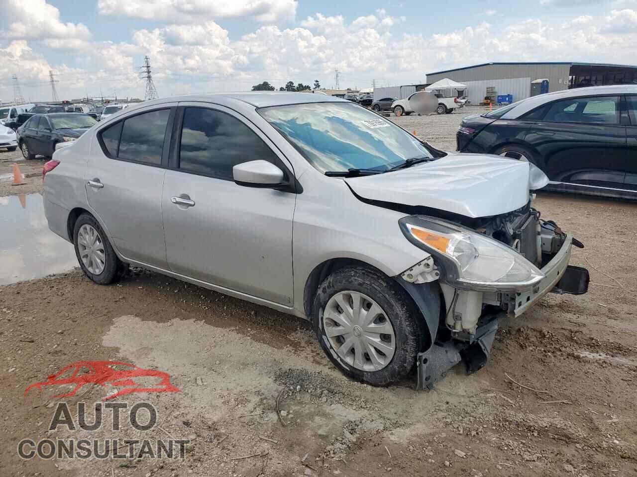 NISSAN VERSA 2017 - 3N1CN7AP3HL852704