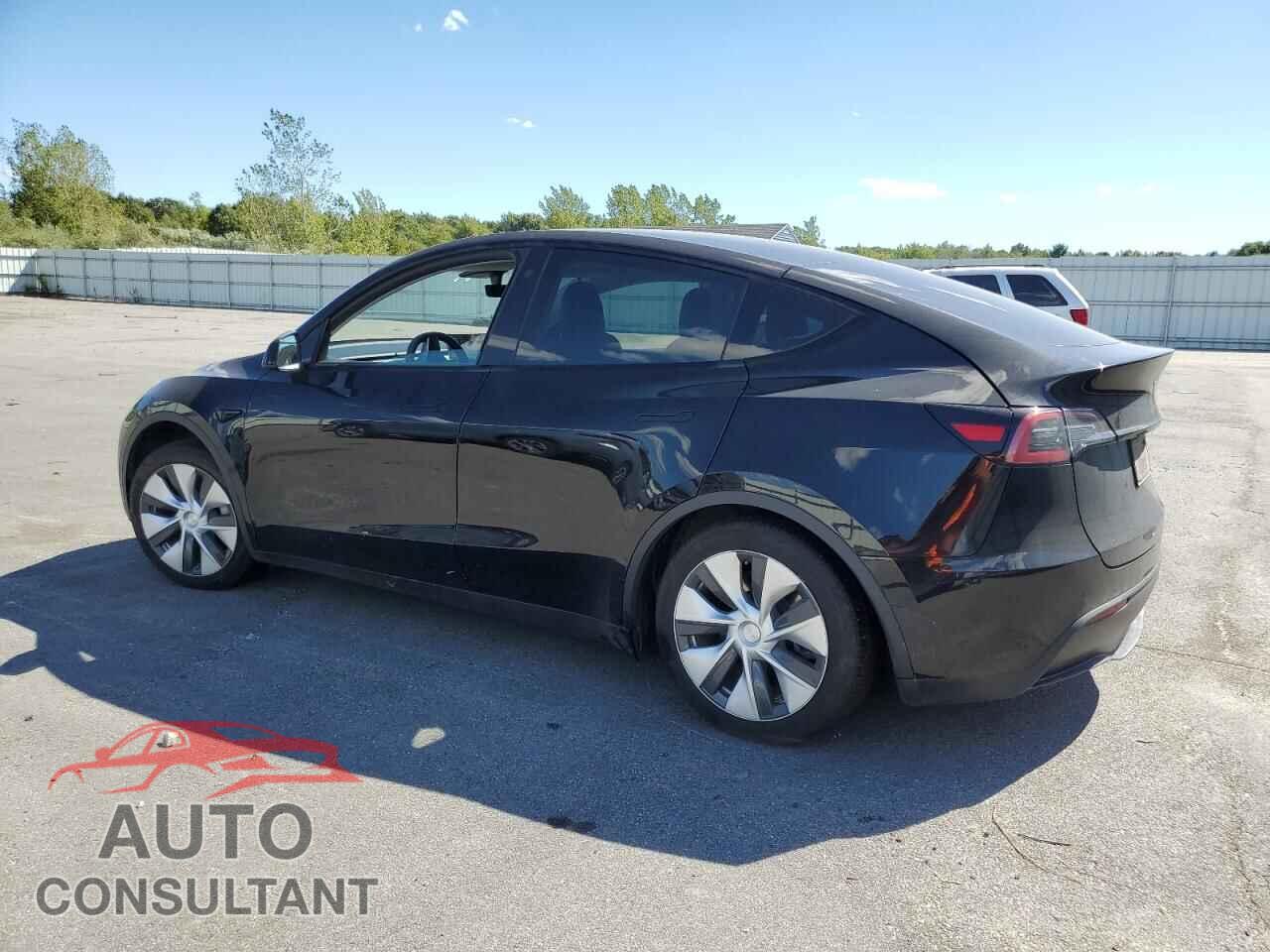 TESLA MODEL Y 2021 - 5YJYGAEE8MF146100
