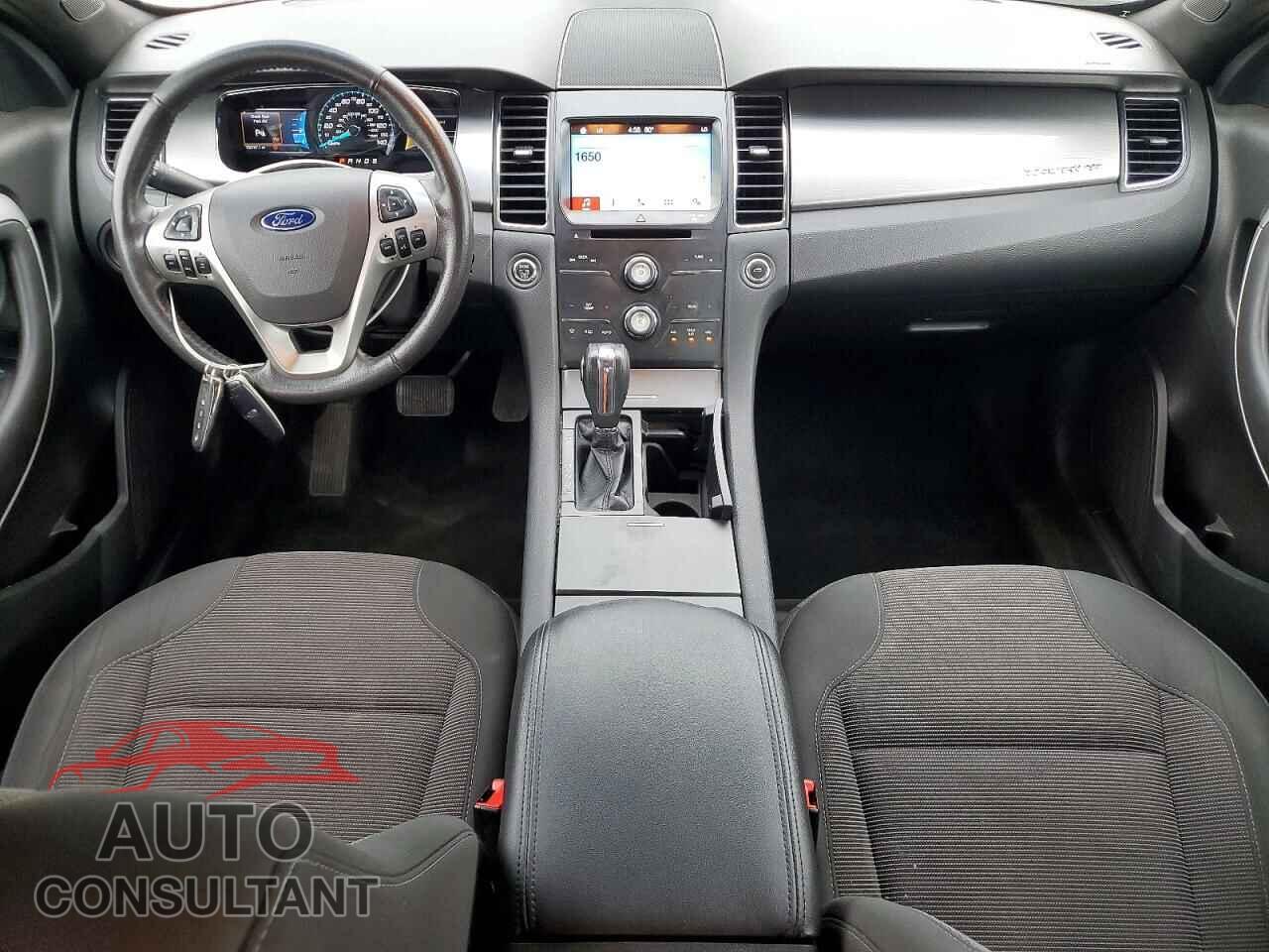 FORD TAURUS 2017 - 1FAHP2E88HG106259