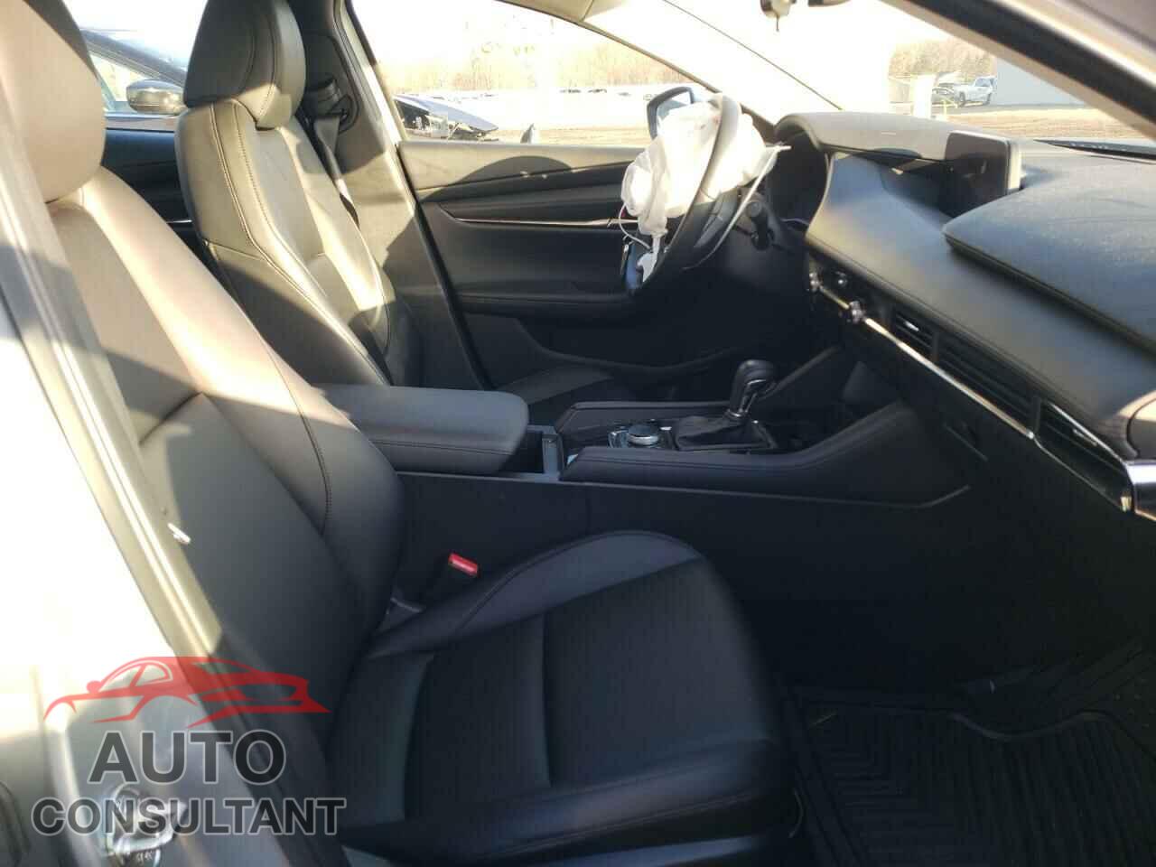 MAZDA 3 2019 - JM1BPBAM2K1145698