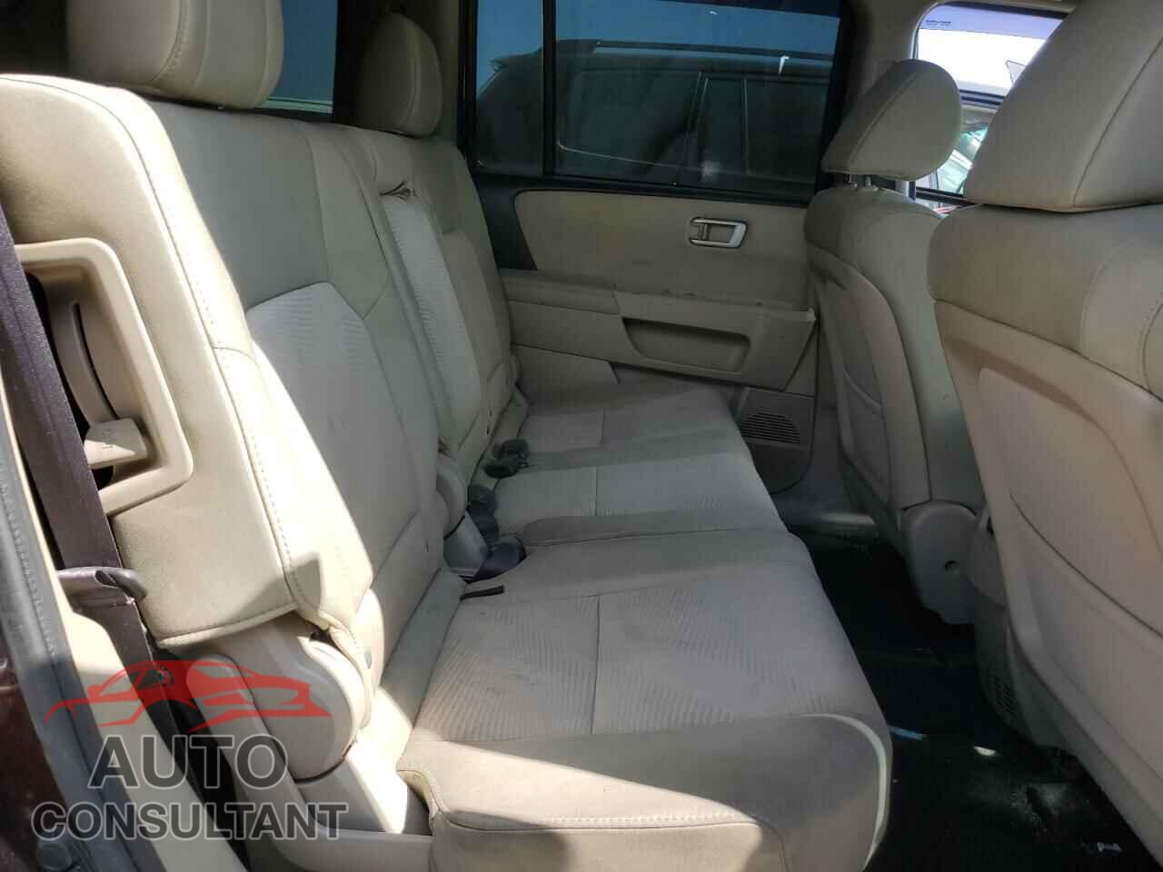HONDA PILOT 2015 - 5FNYF4H27FB032002