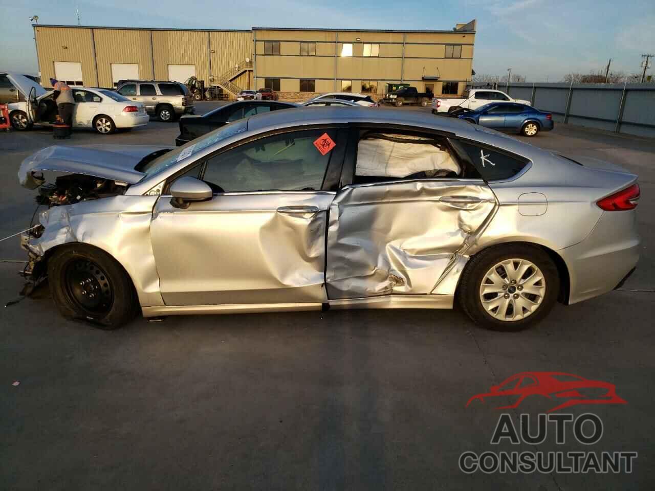 FORD FUSION 2019 - 3FA6P0G78KR113292