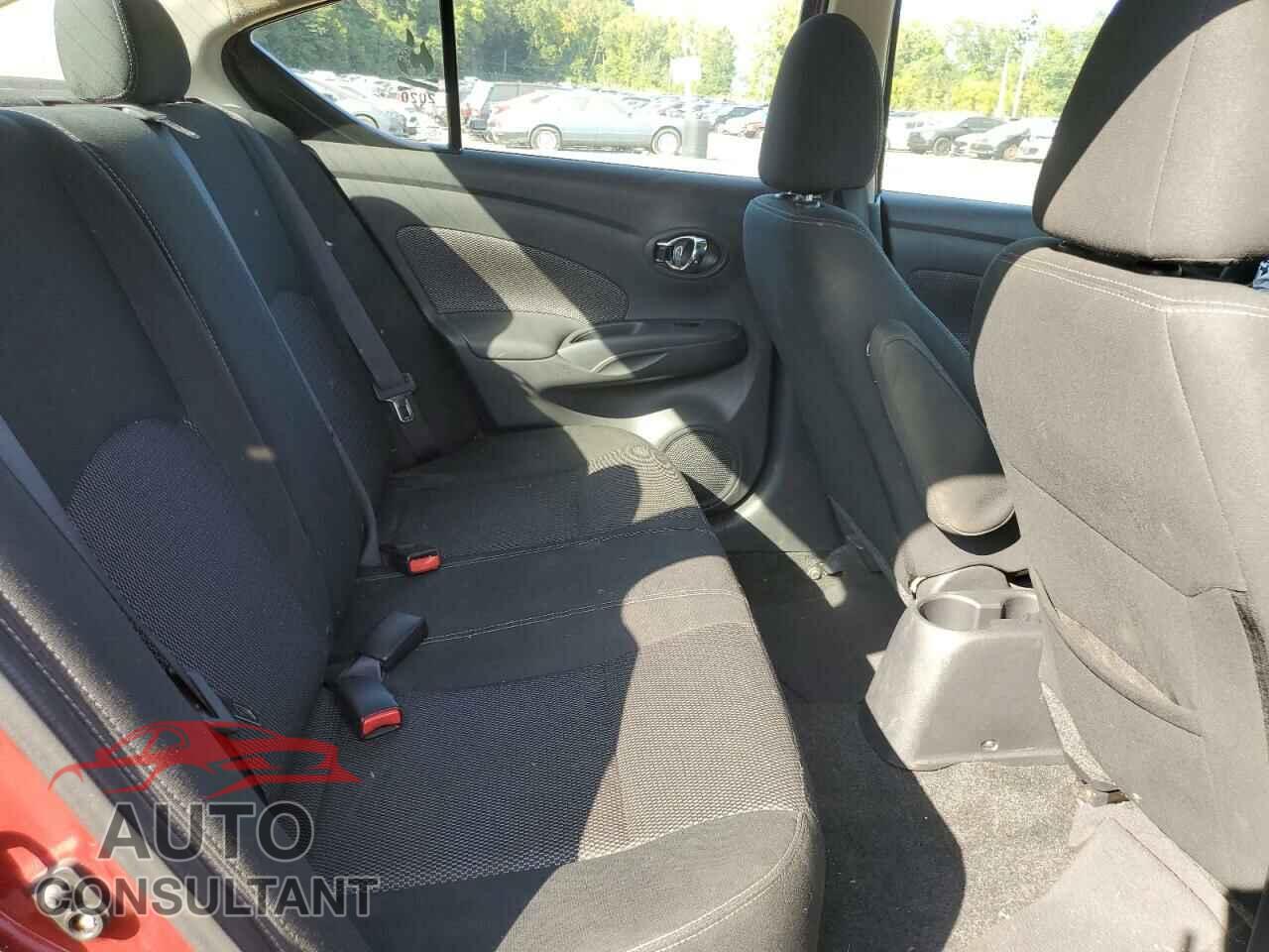 NISSAN VERSA 2018 - 3N1CN7AP1JL801336