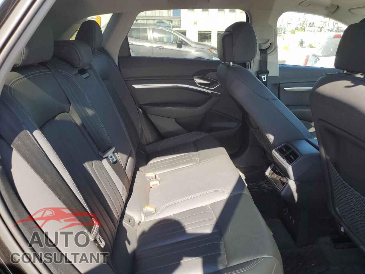 AUDI E-TRON 2019 - WA1AAAGEXKB011615