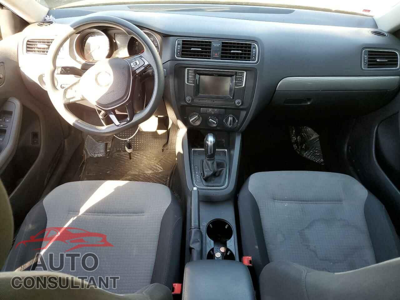 VOLKSWAGEN JETTA 2017 - 3VW2B7AJ3HM219611