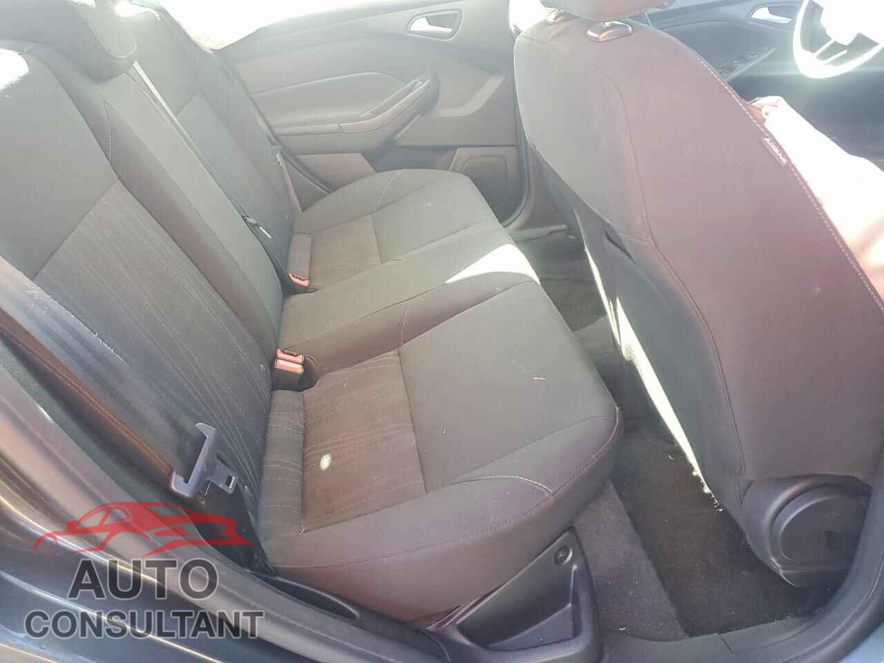 FORD FOCUS 2016 - 1FADP3F22GL394574