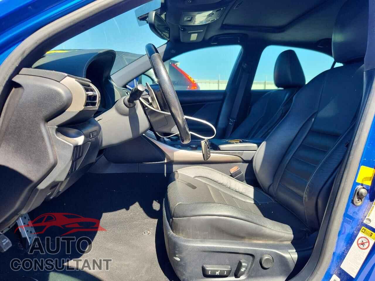 LEXUS IS 2016 - JTHBA1D24G5010100