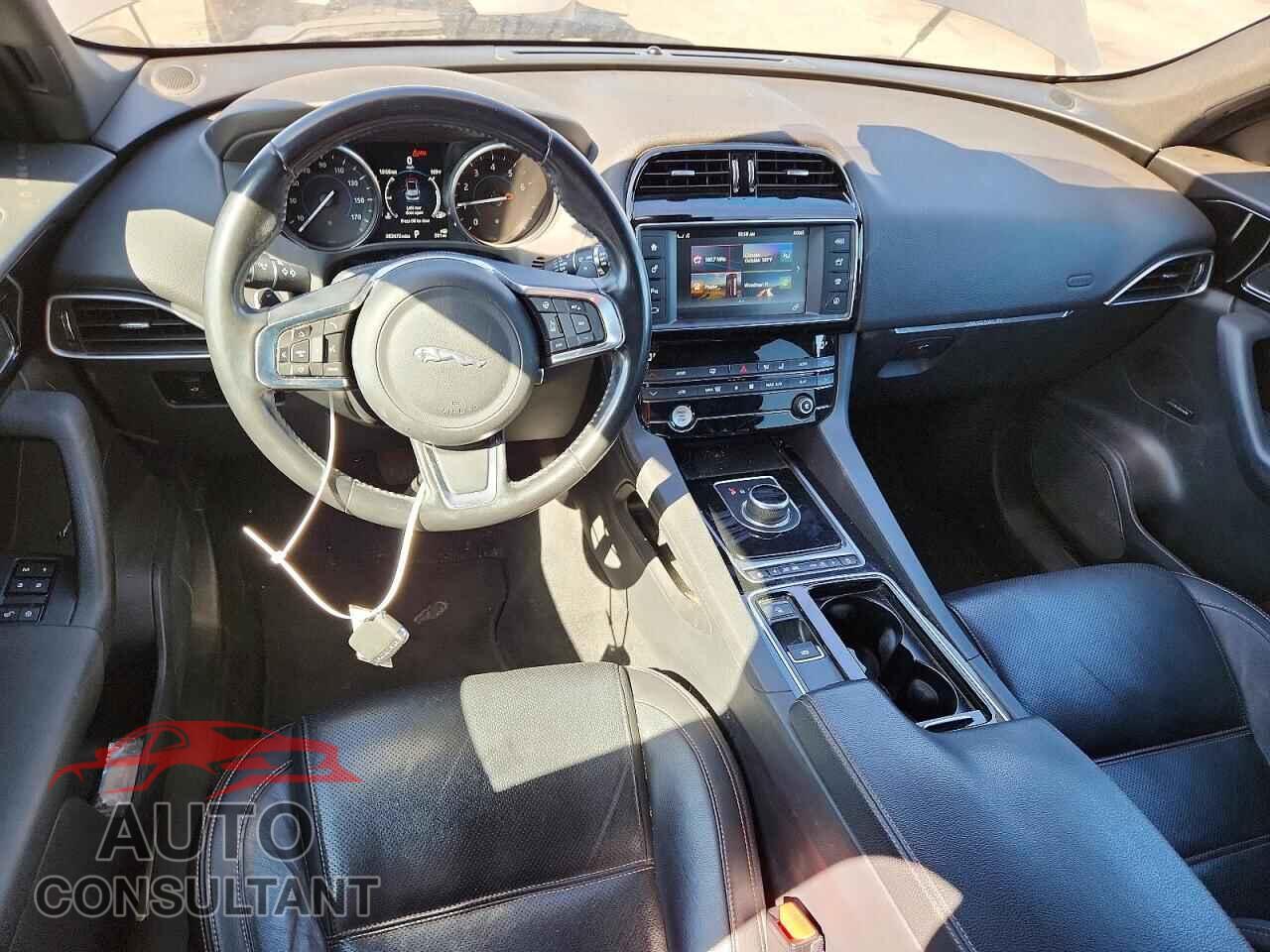 JAGUAR F-PACE 2018 - SADCK2FX3JA281637