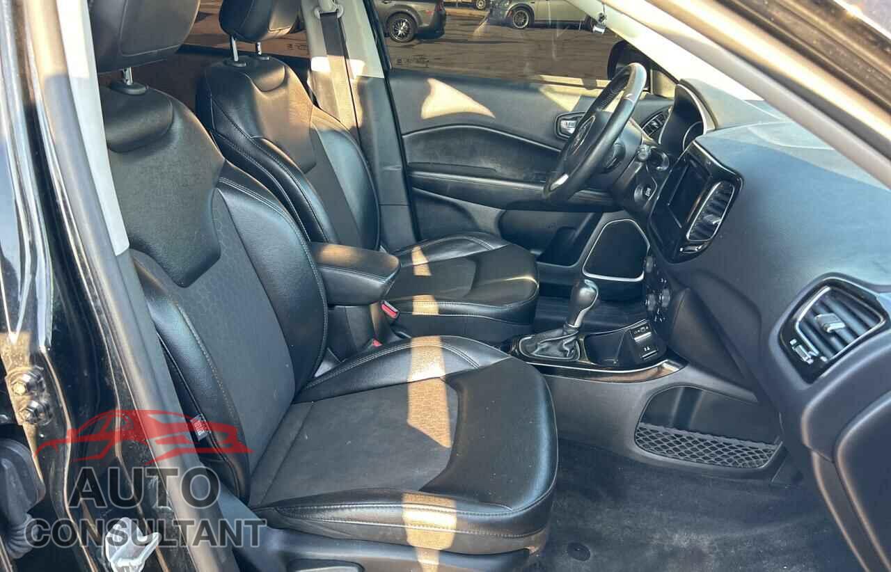 JEEP COMPASS 2019 - 3C4NJCBB7KT613452