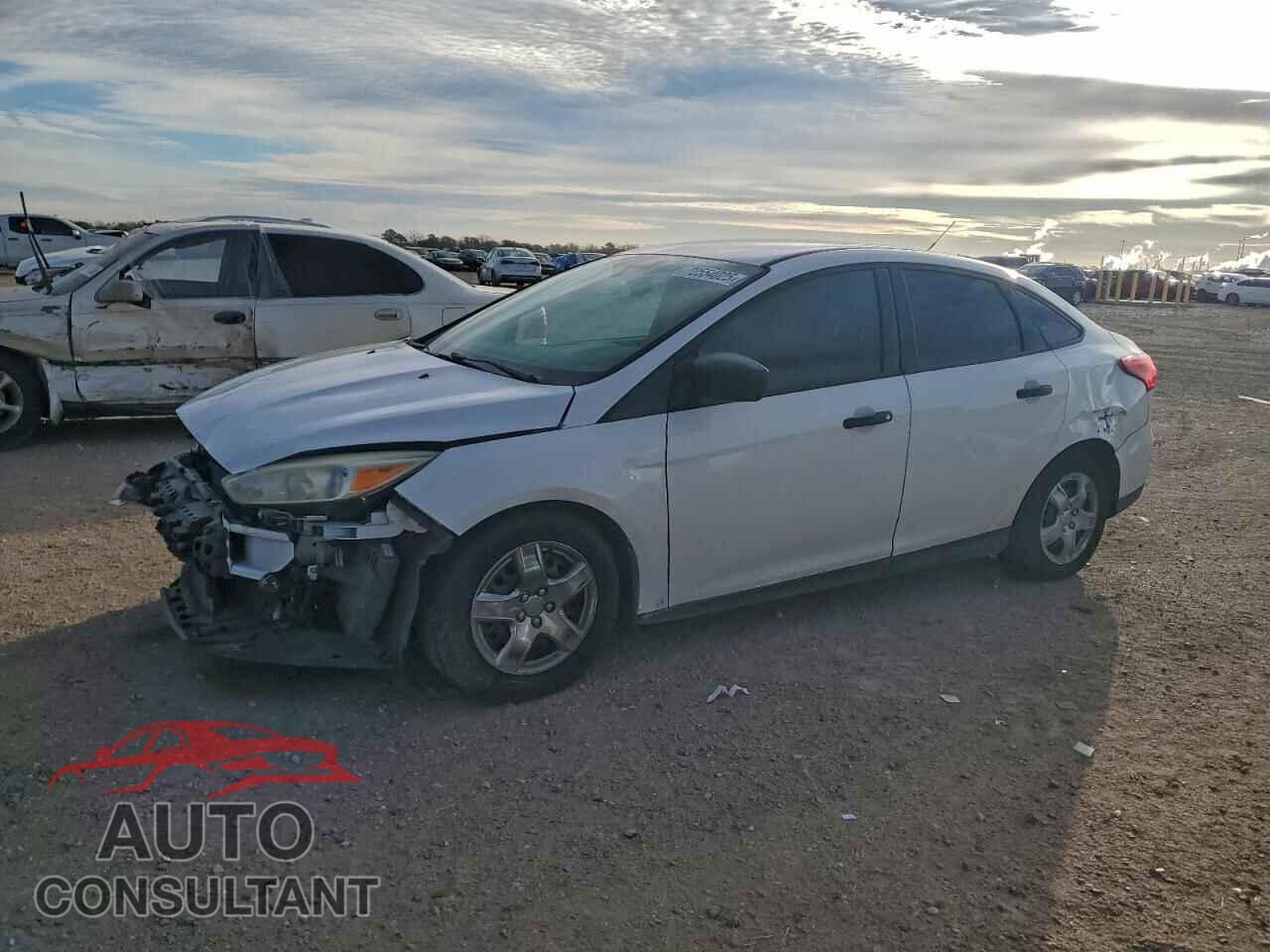 FORD FOCUS 2015 - 1FADP3E24FL323778