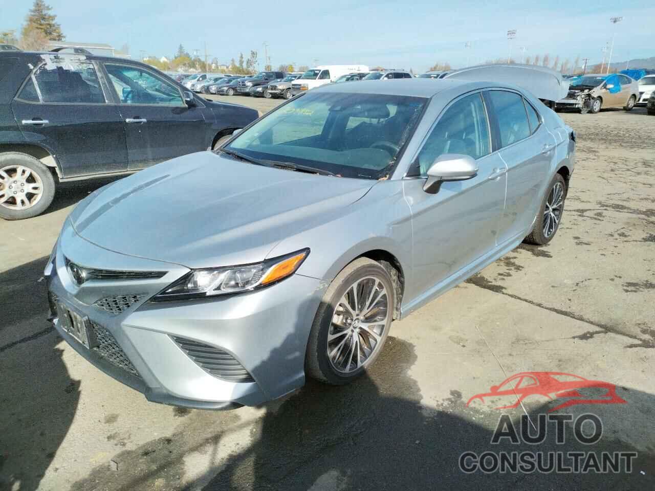 TOYOTA CAMRY 2018 - 4T1B11HK9JU664241
