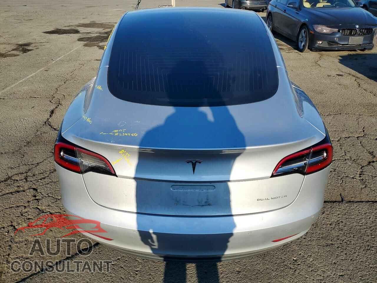 TESLA MODEL 3 2018 - 5YJ3E1EB6JF100198