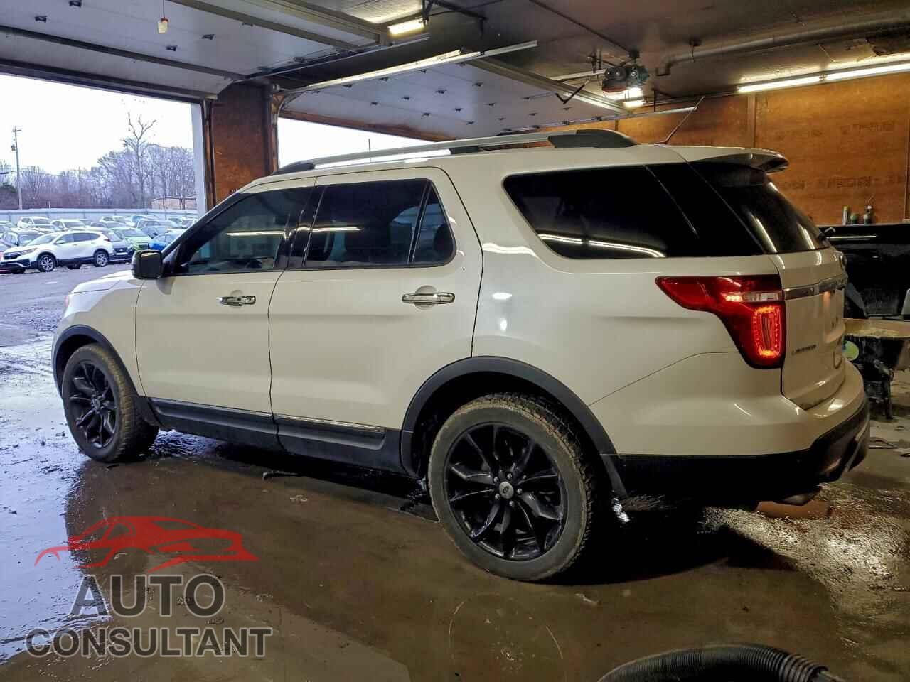 FORD EXPLORER 2011 - 1FMHK8F88BGA49820