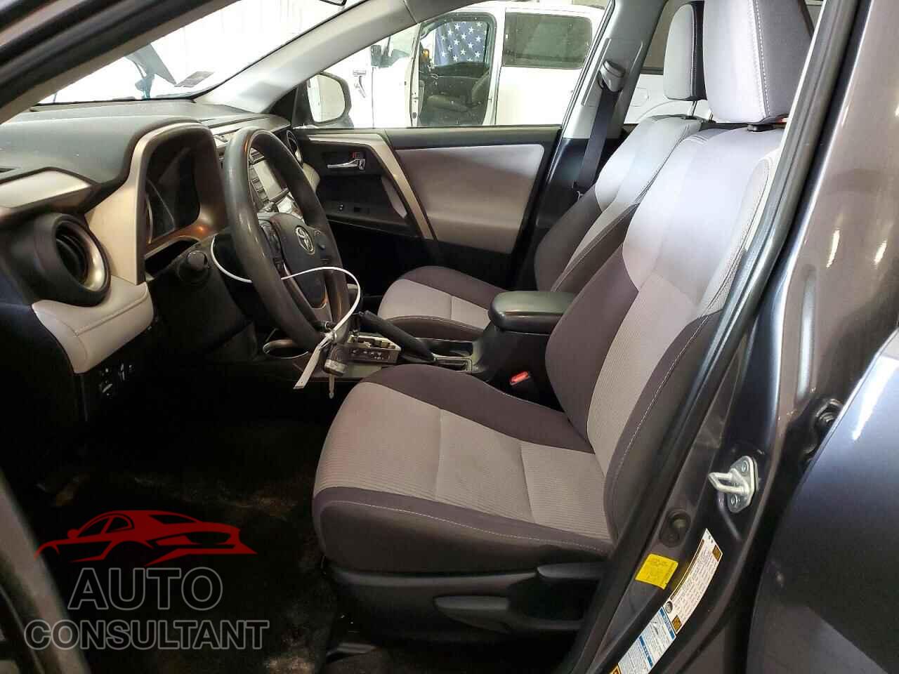 TOYOTA RAV4 2015 - JTMRFREV1FD110751
