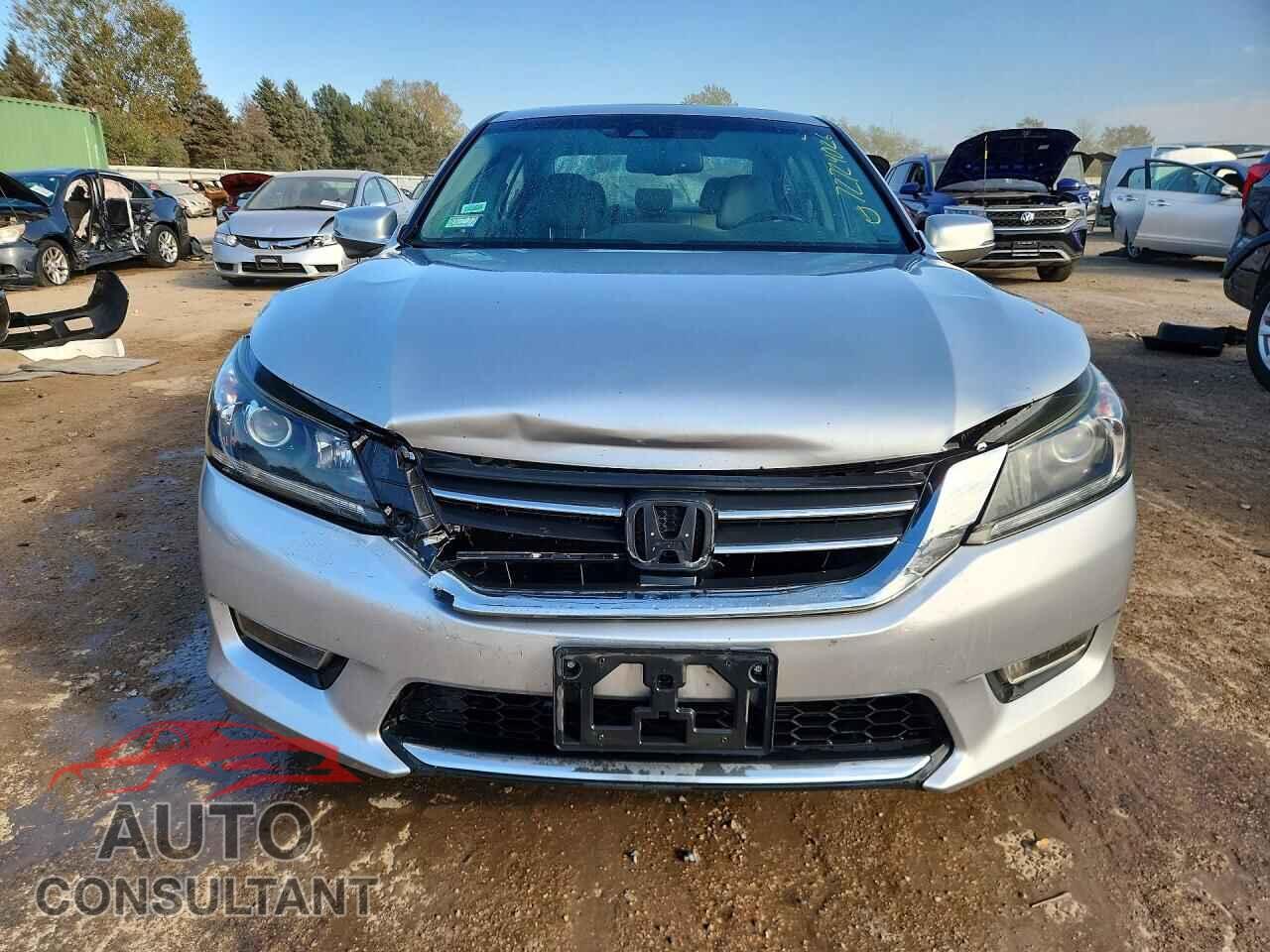 HONDA ACCORD 2013 - 1HGCR2F82DA052131