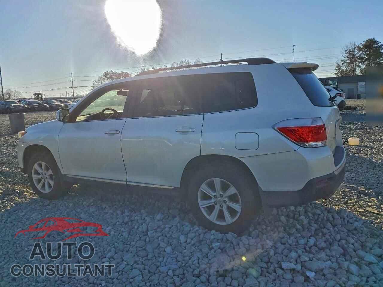 TOYOTA HIGHLANDER 2012 - 5TDBK3EH9CS107567