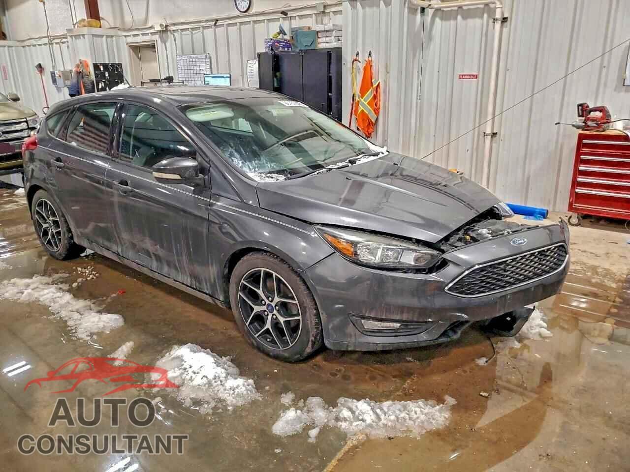 FORD FOCUS 2017 - 1FADP3M26HL306405
