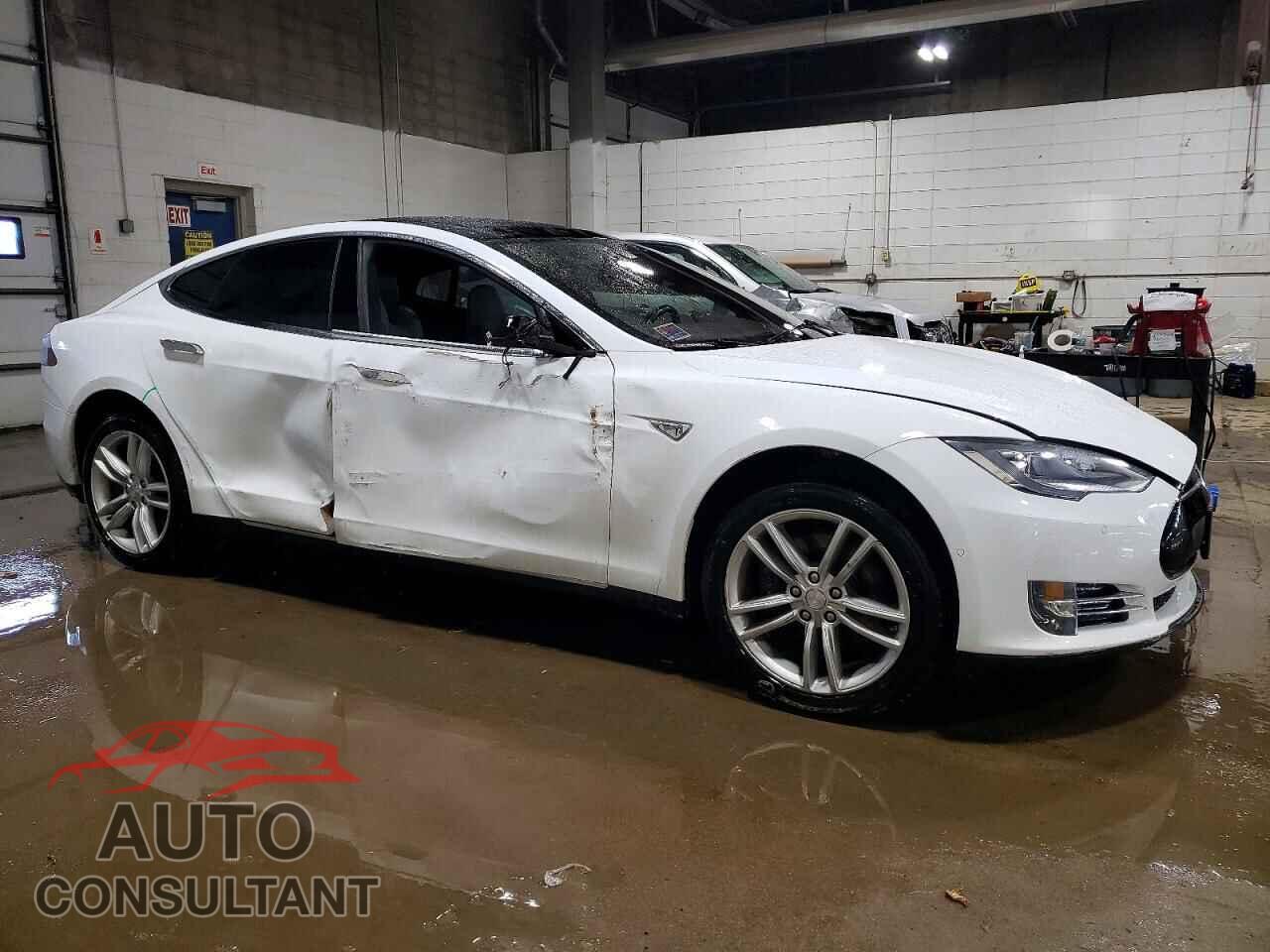 TESLA MODEL S 2015 - 5YJSA1E2XFF108402