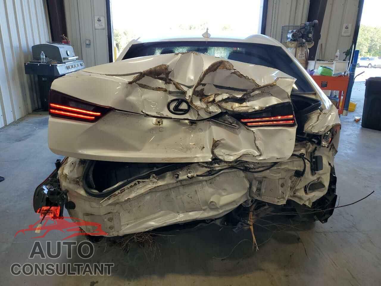 LEXUS IS 2016 - JTHBA1D27G5010205