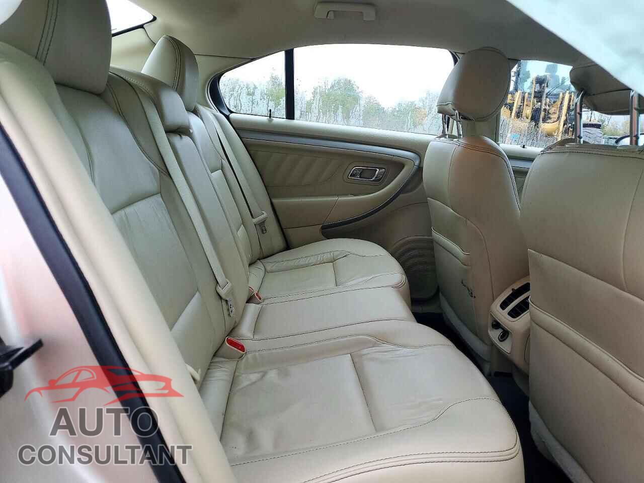 FORD TAURUS 2017 - 1FAHP2E83HG133191