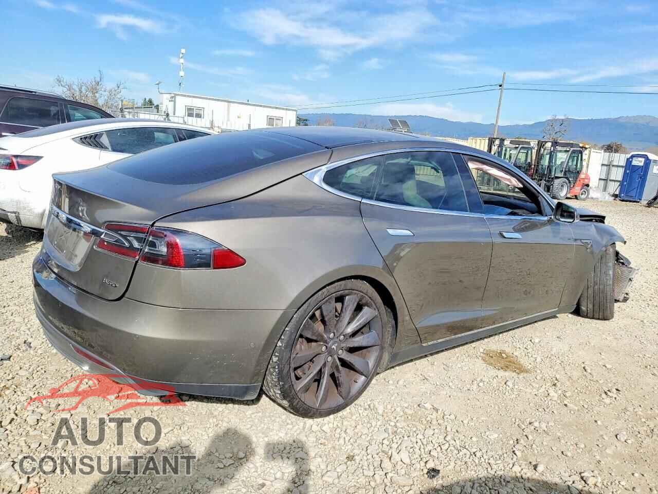 TESLA MODEL S 2015 - 5YJSA1E26FF101799
