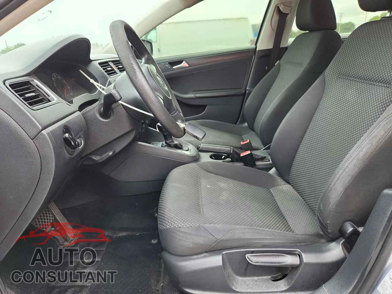 VOLKSWAGEN JETTA 2013 - 3VW2K7AJ9DM226721