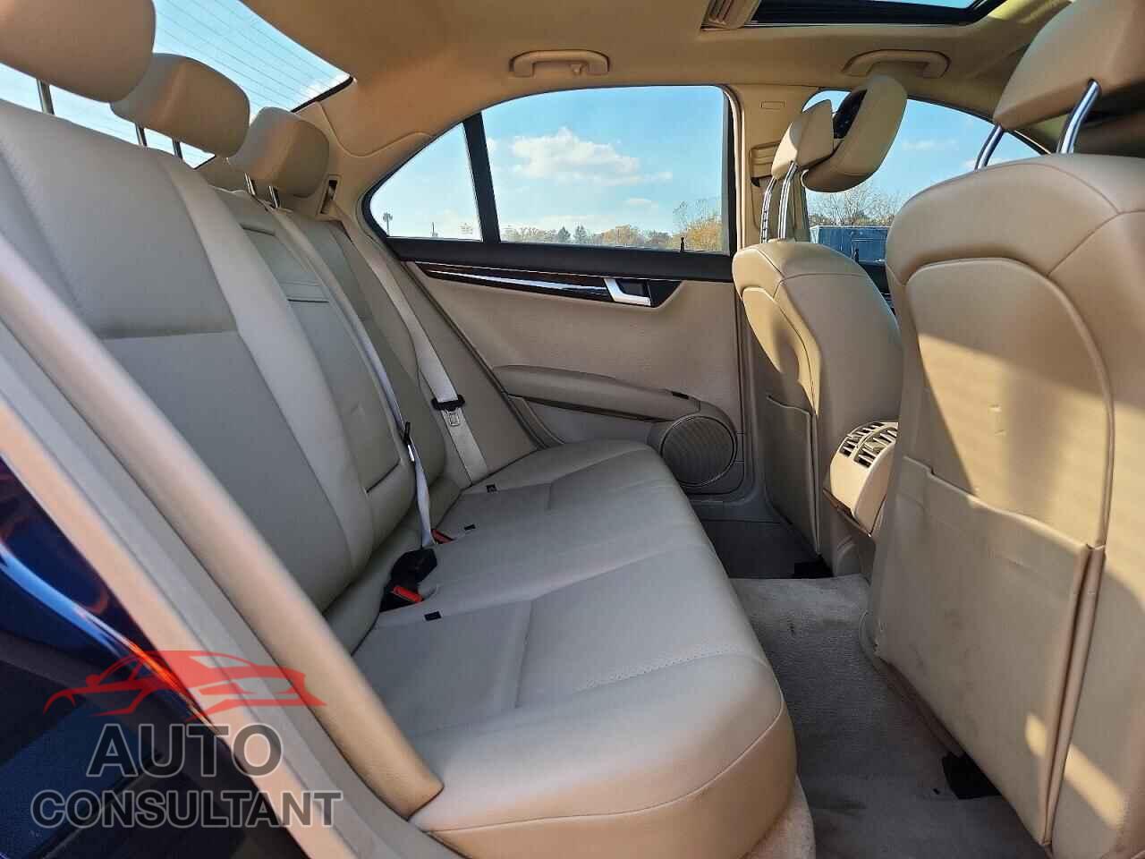 MERCEDES-BENZ C-CLASS 2012 - WDDGF8BB2CA712816