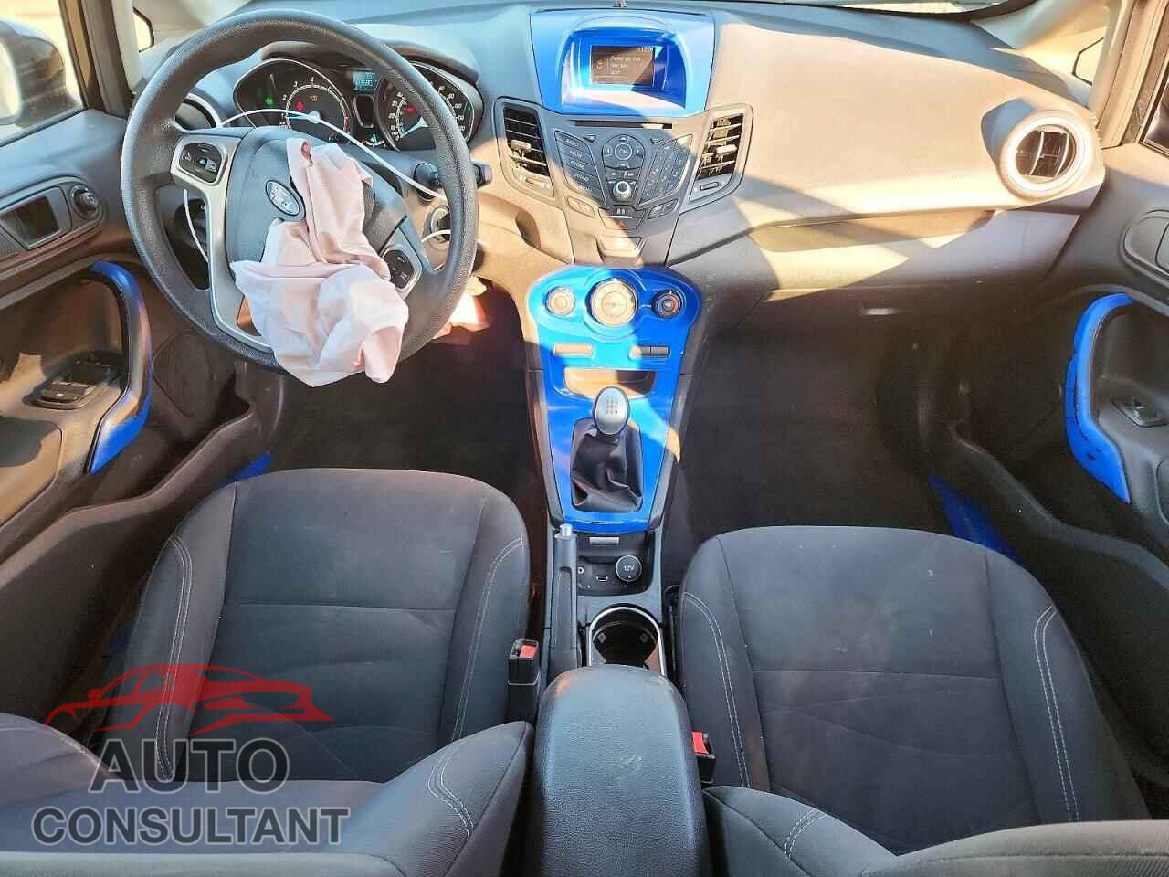 FORD FIESTA 2018 - 3FADP4EJ0JM106085