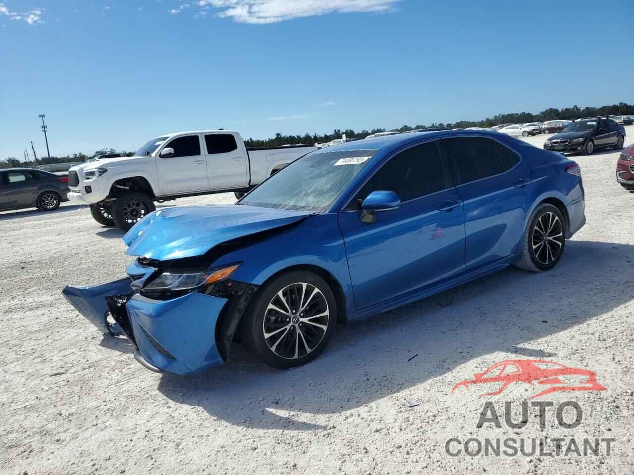 TOYOTA CAMRY 2018 - 4T1B11HK0JU011944