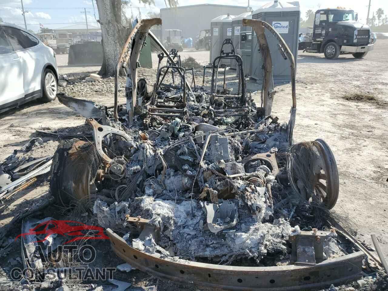 TESLA MODEL X 2016 - 5YJXCBE22GF019544