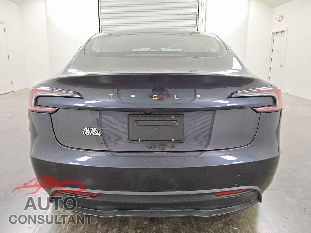 TESLA MODEL 3 2024 - 5YJ3E1EA4RF748433